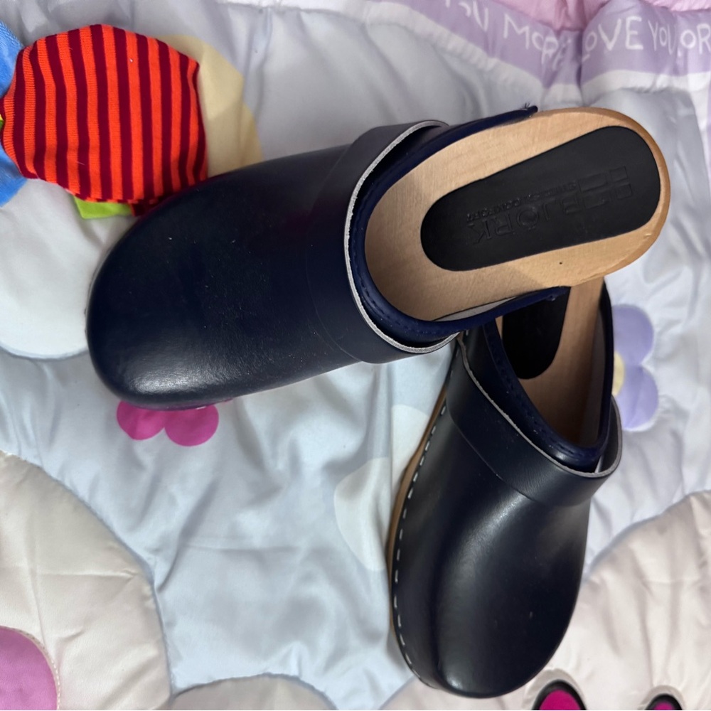 Navy Blue size 7 1/2 authentic Swedish wood clogs.  Excellent condition.